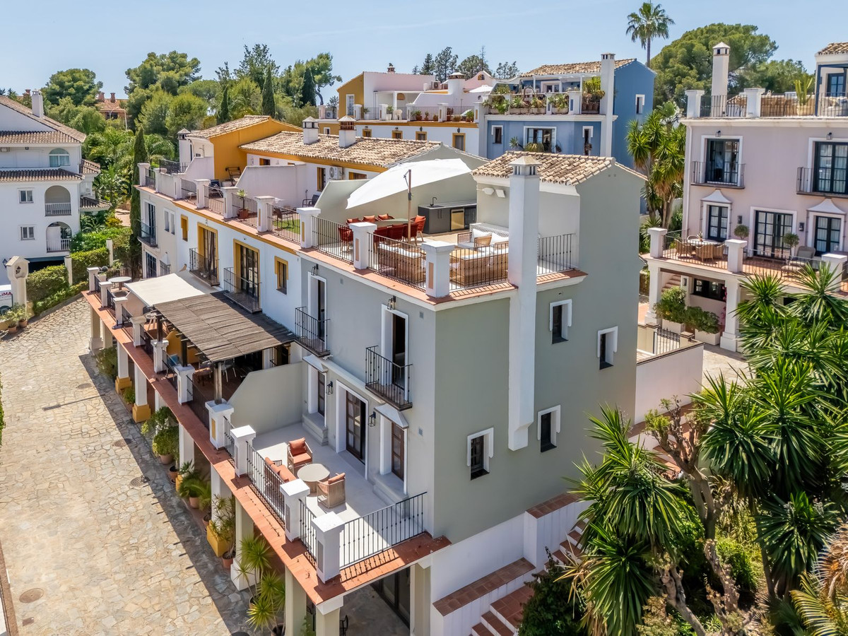 3 Bed Townhouse for sale in The Golden Mile Costa Del Sol, Málaga, Spain