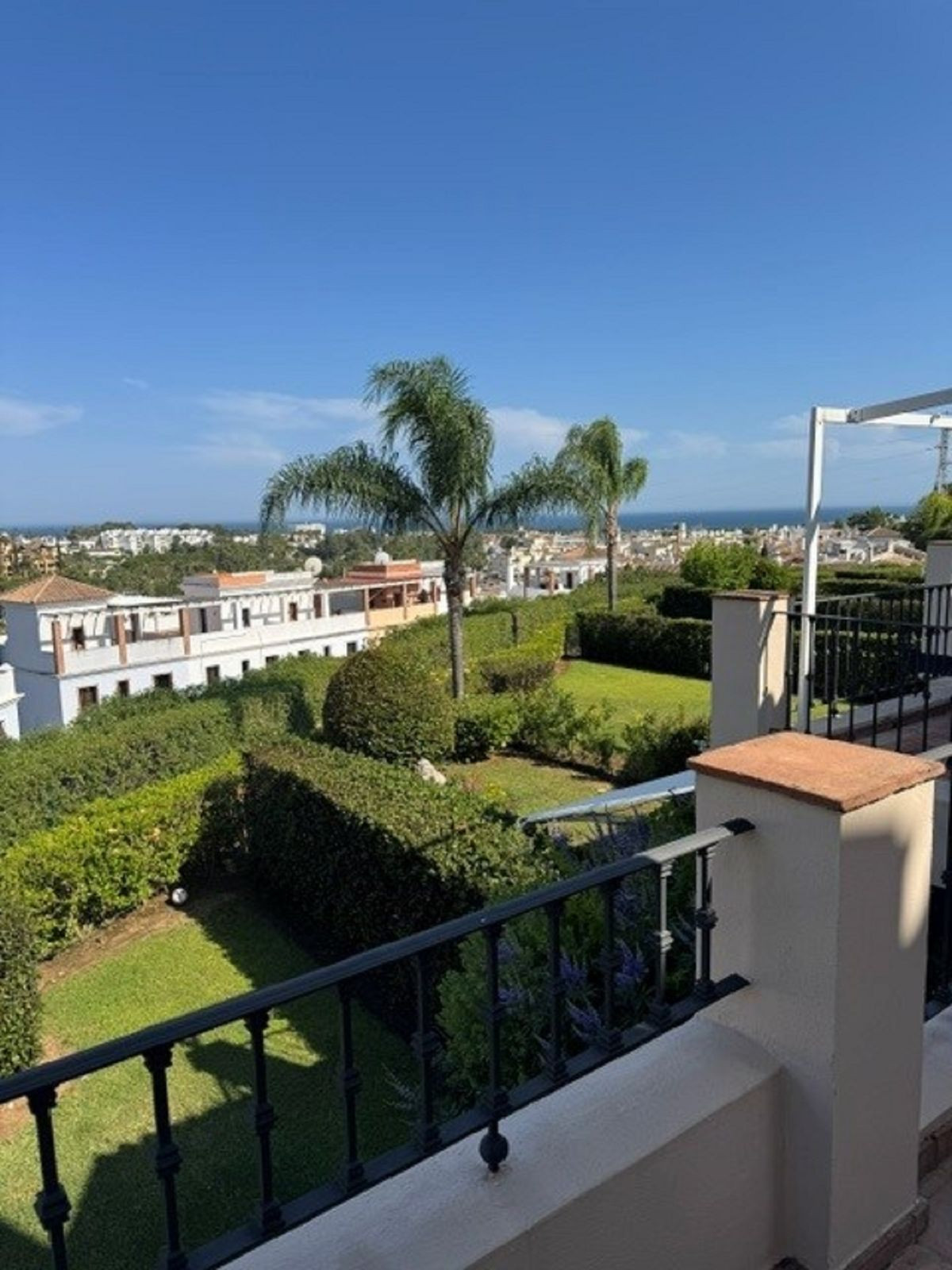 3 Bed Townhouse for sale in El Paraiso Costa Del Sol, Málaga, Spain