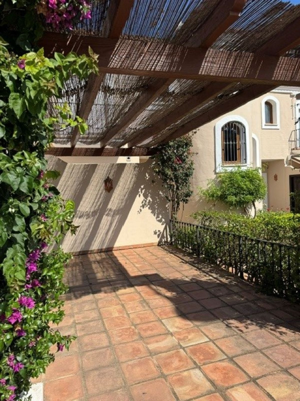 3 Bed Townhouse for sale in El Paraiso Costa Del Sol, Málaga, Spain