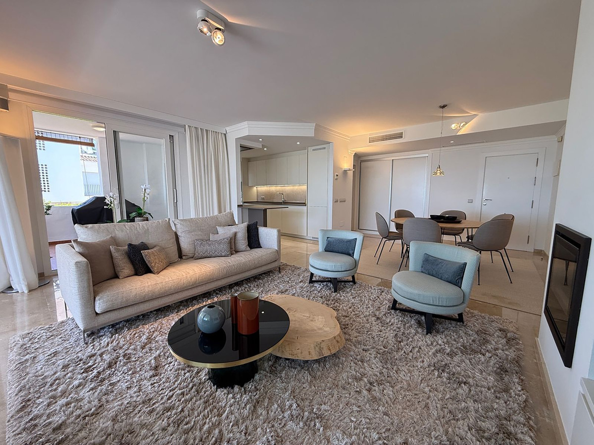 3 Bed Apartment for sale in La Mairena Costa Del Sol, Málaga, Spain