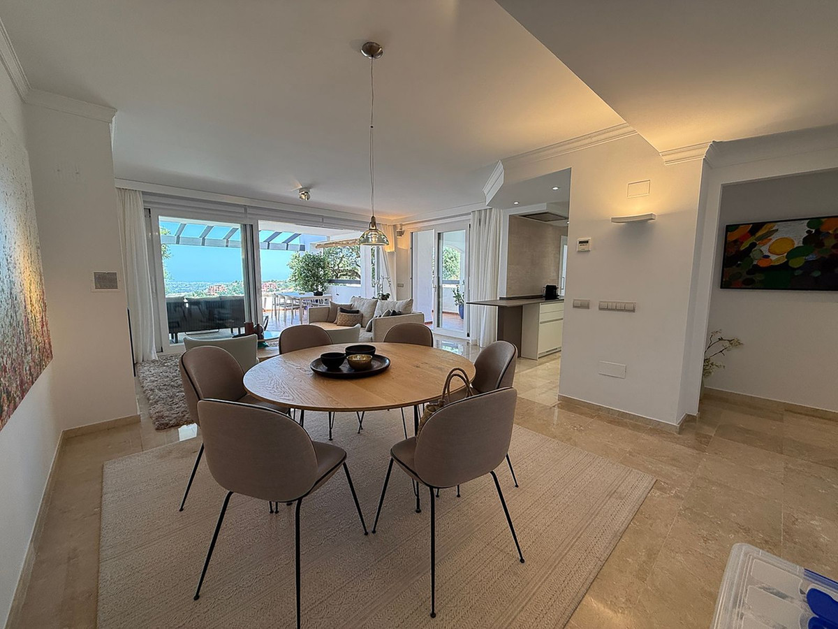 3 Bed Apartment for sale in La Mairena Costa Del Sol, Málaga, Spain