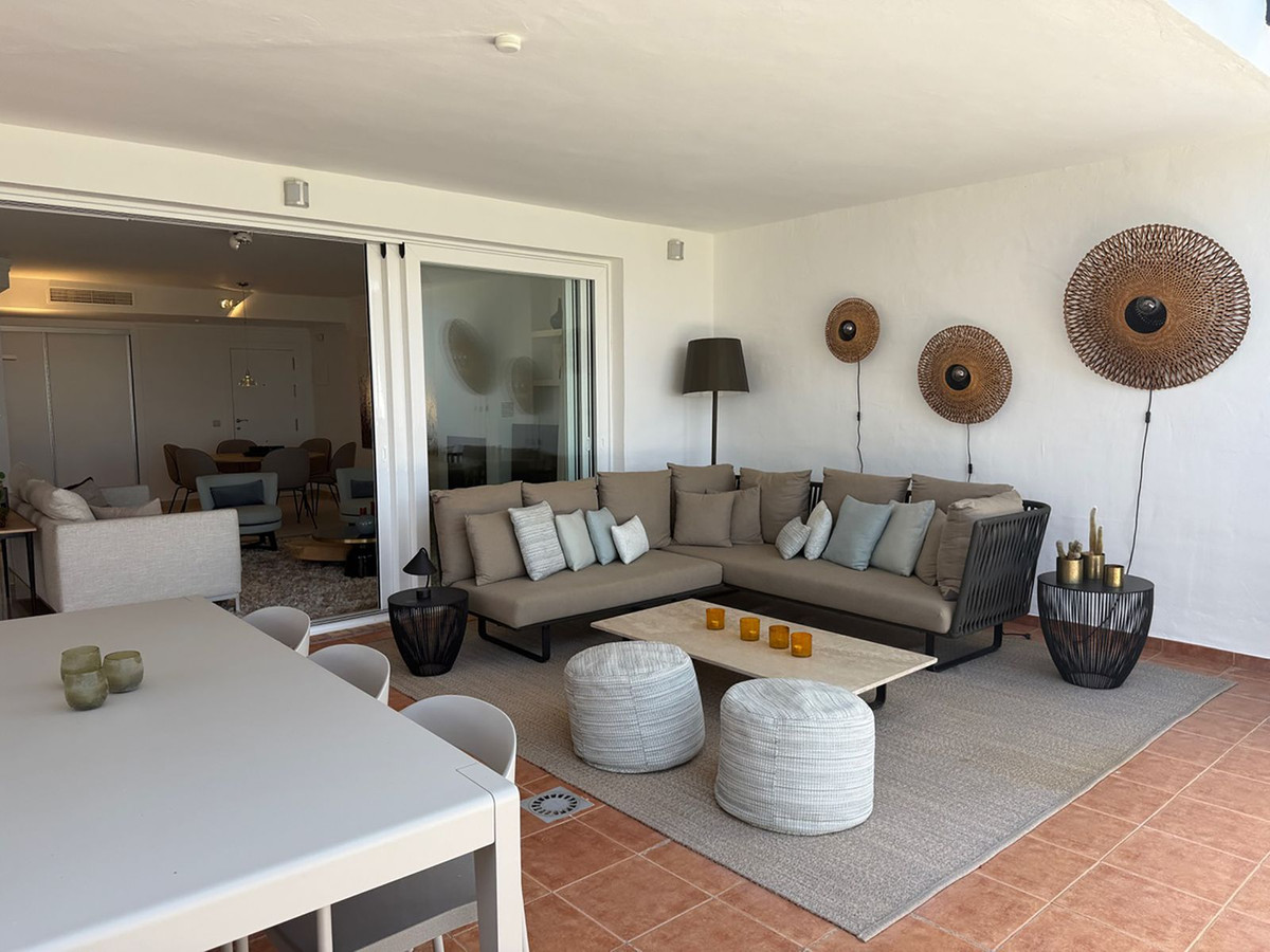 3 Bed Apartment for sale in La Mairena Costa Del Sol, Málaga, Spain