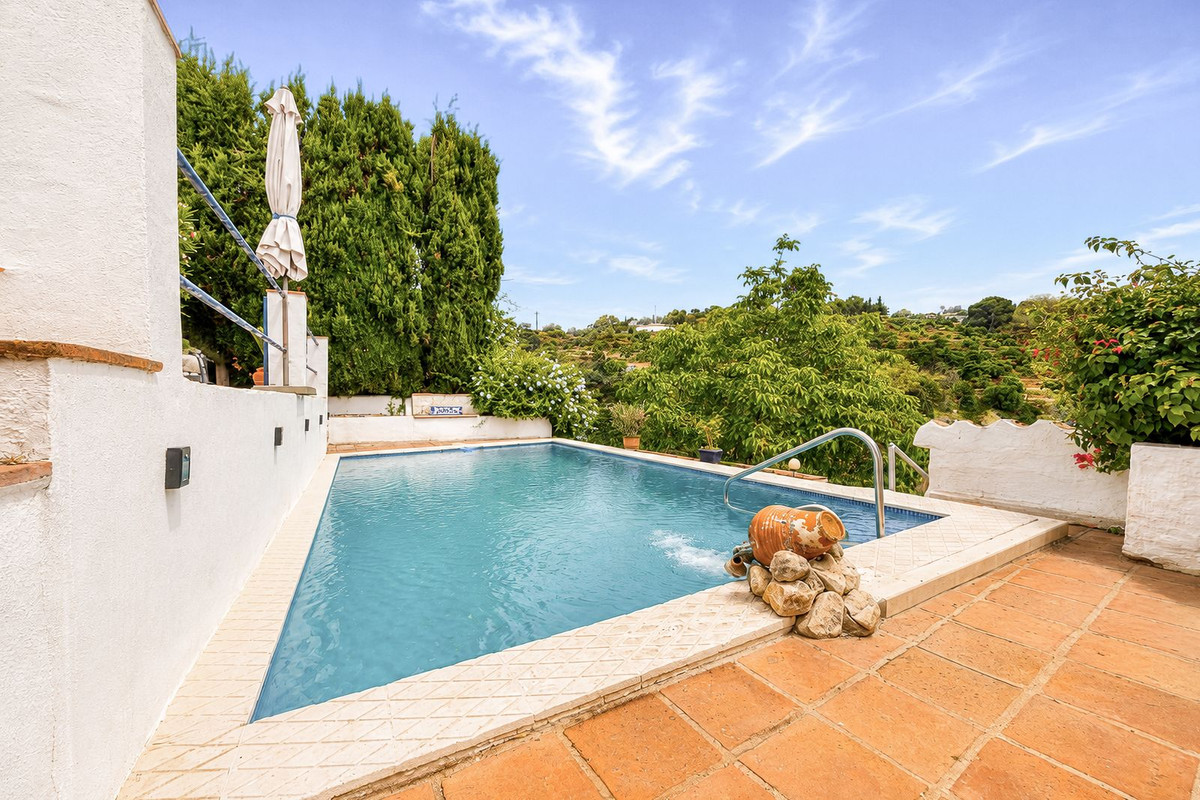 2 Bed Townhouse for sale in Alhaurín El Grande Costa Del Sol, Málaga, Spain