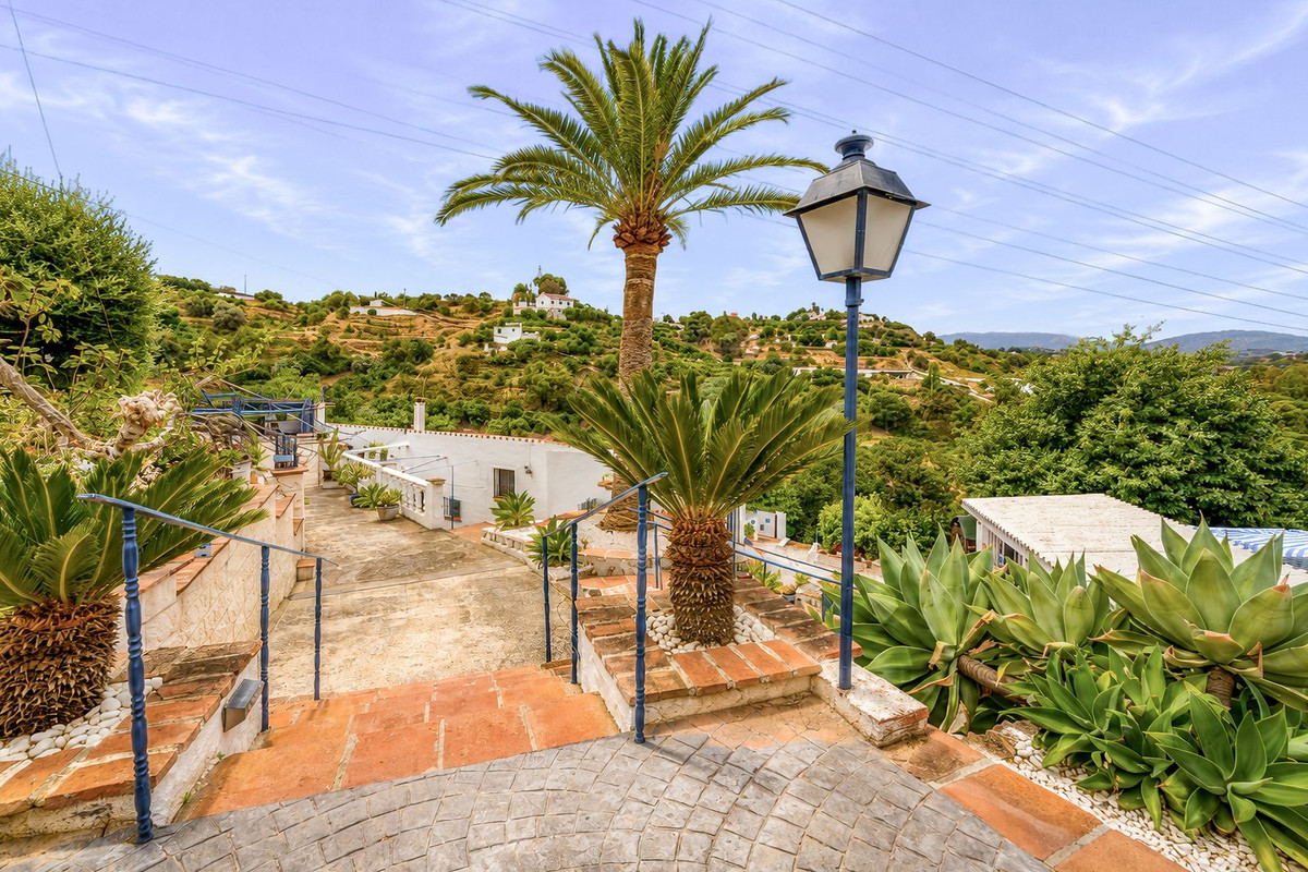 2 Bed Townhouse for sale in Alhaurín El Grande Costa Del Sol, Málaga, Spain