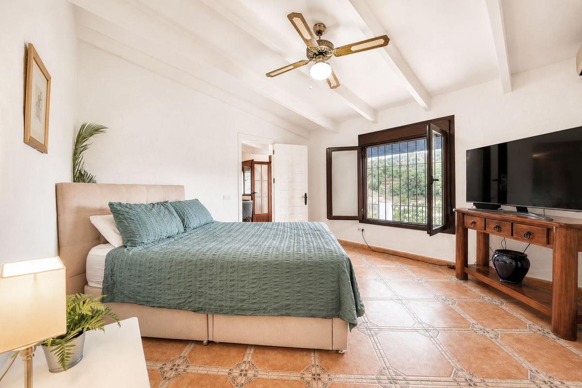 2 Bed Townhouse for sale in Alhaurín El Grande Costa Del Sol, Málaga, Spain