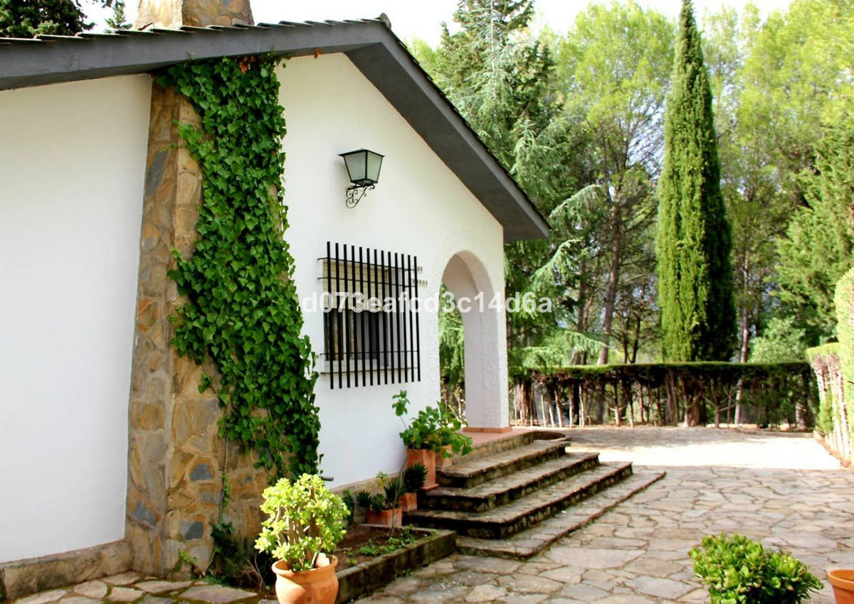 3 Bed Townhouse for sale in Ronda Costa Del Sol, Málaga, Spain