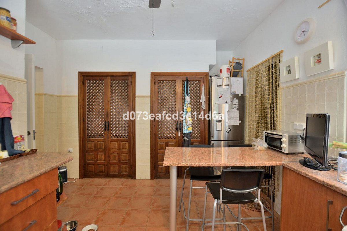 3 Bed Townhouse for sale in Ronda Costa Del Sol, Málaga, Spain