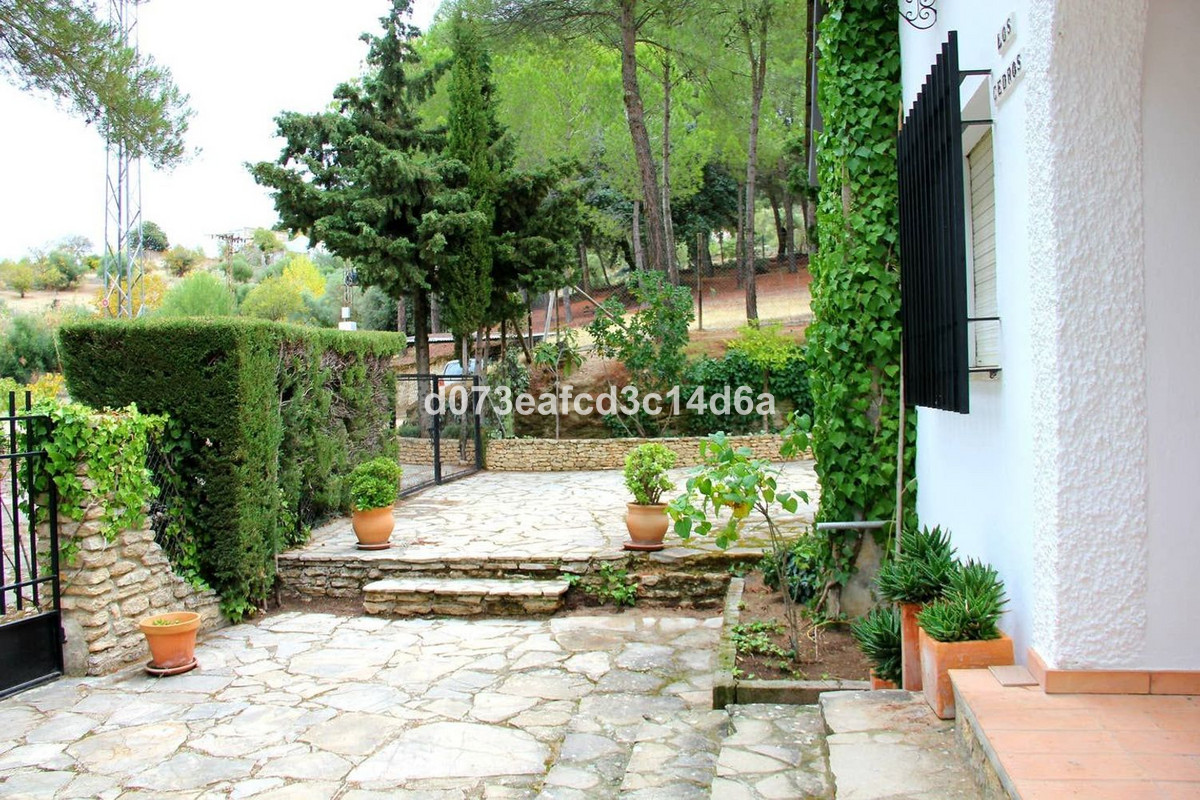 3 Bed Townhouse for sale in Ronda Costa Del Sol, Málaga, Spain