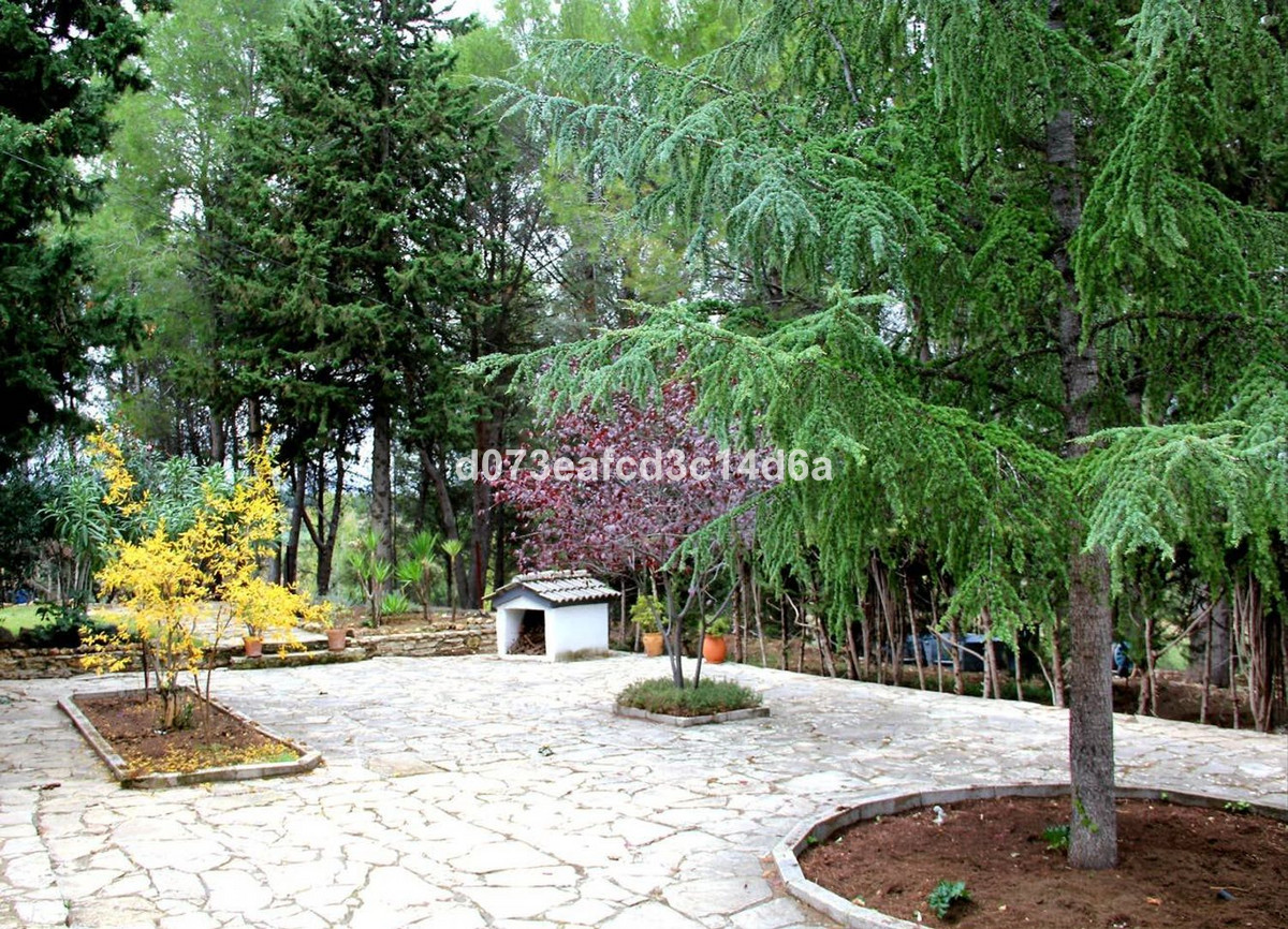 3 Bed Townhouse for sale in Ronda Costa Del Sol, Málaga, Spain