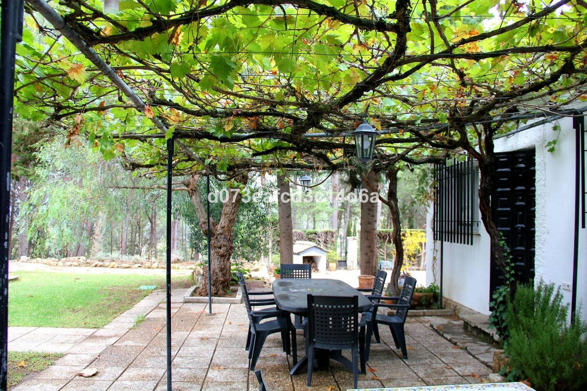 3 Bed Townhouse for sale in Ronda Costa Del Sol, Málaga, Spain
