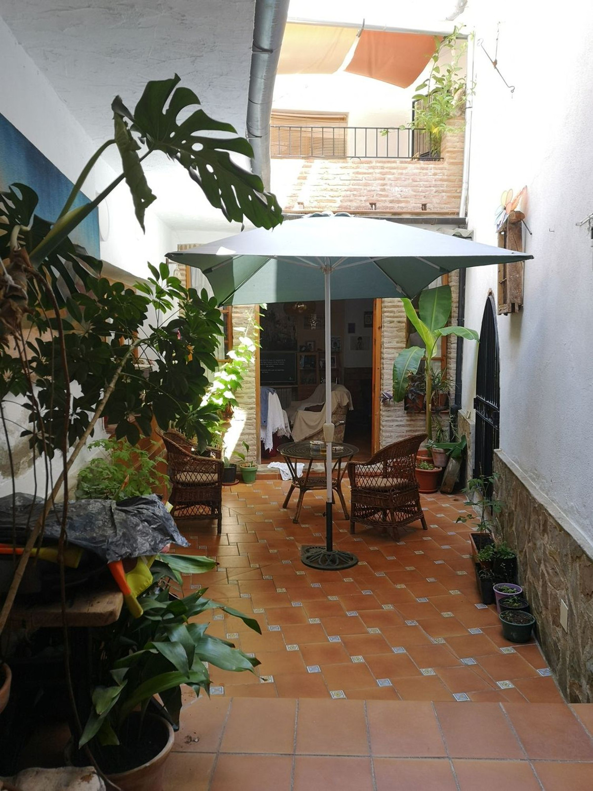 5 Bed Townhouse for sale in Benaoján Costa Del Sol, Málaga, Spain