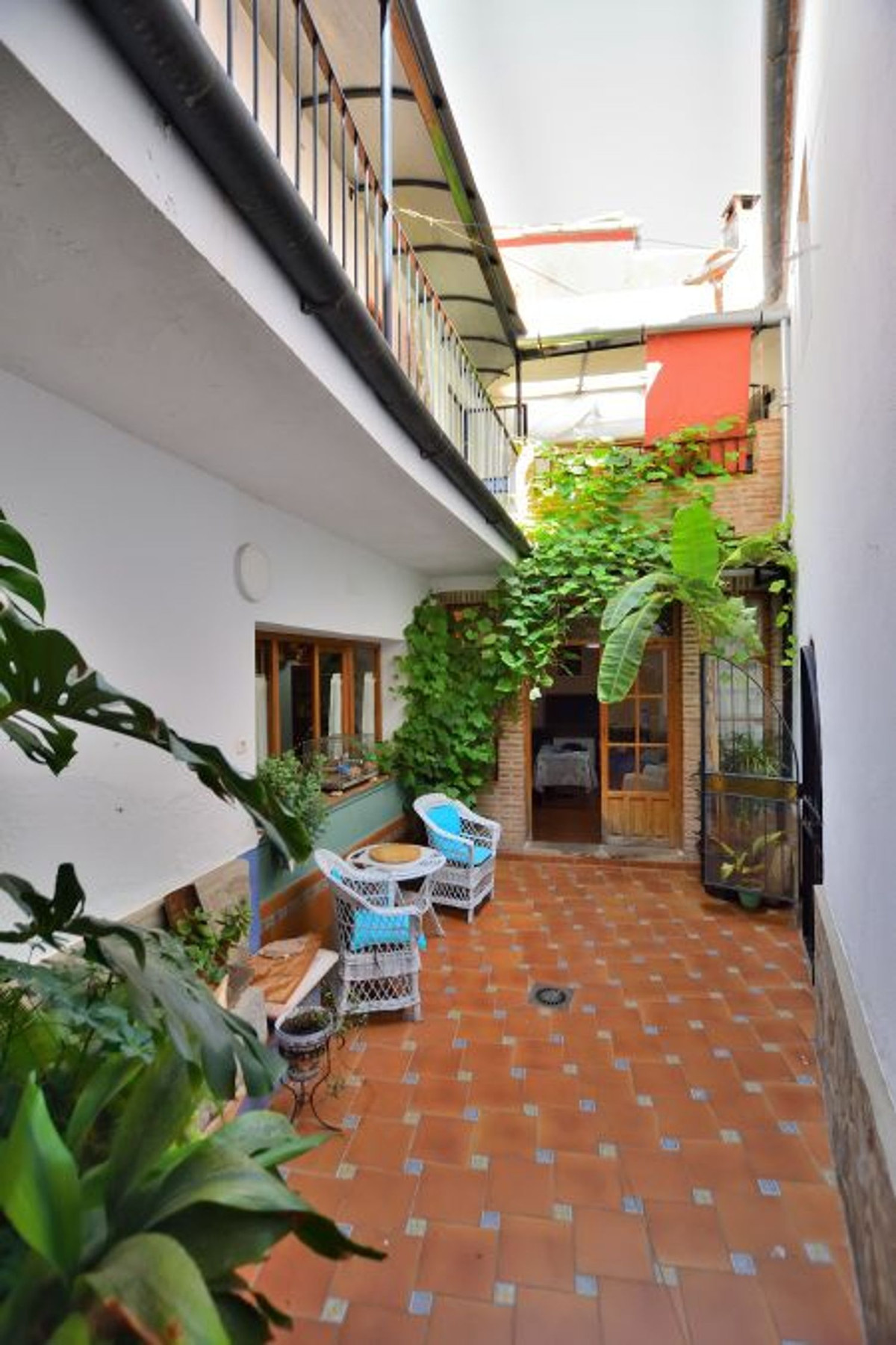 5 Bed Townhouse for sale in Benaoján Costa Del Sol, Málaga, Spain
