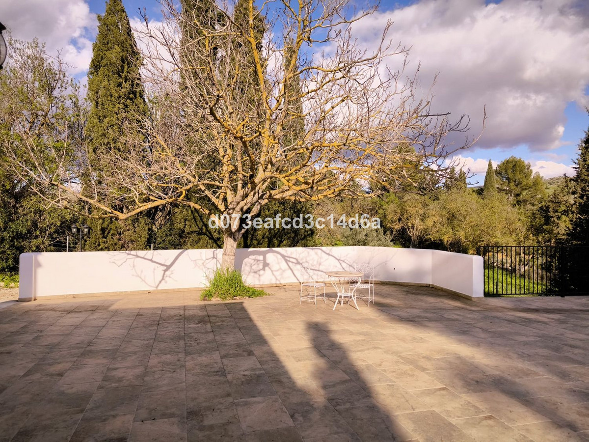2 Bed Townhouse for sale in Arriate Costa Del Sol, Málaga, Spain