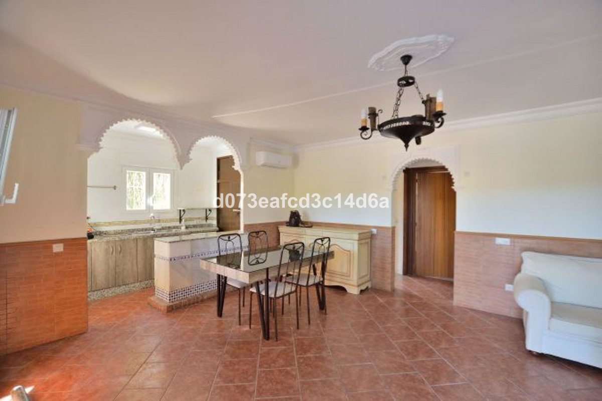 2 Bed Townhouse for sale in Arriate Costa Del Sol, Málaga, Spain