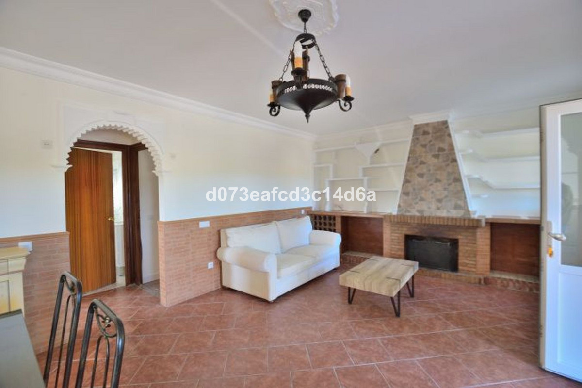 2 Bed Townhouse for sale in Arriate Costa Del Sol, Málaga, Spain
