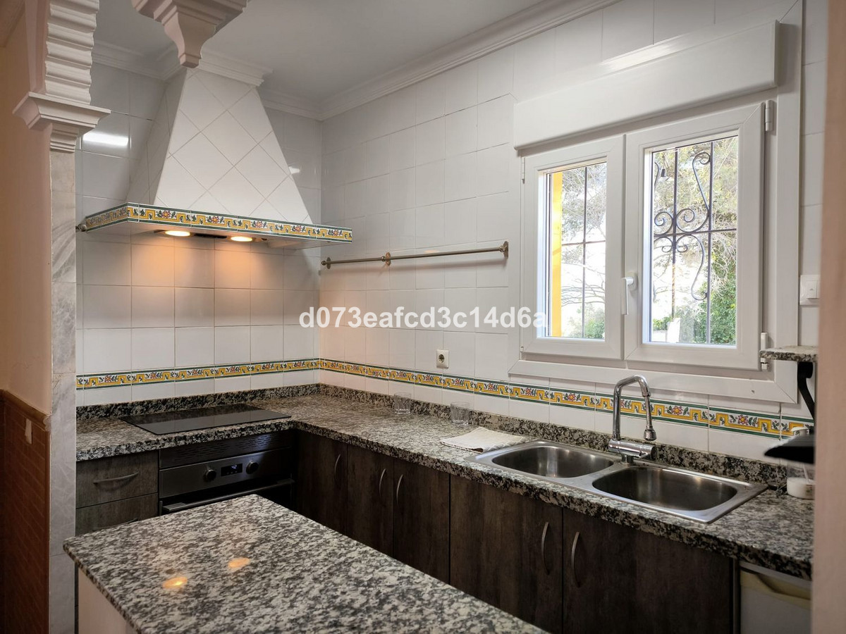 2 Bed Townhouse for sale in Arriate Costa Del Sol, Málaga, Spain