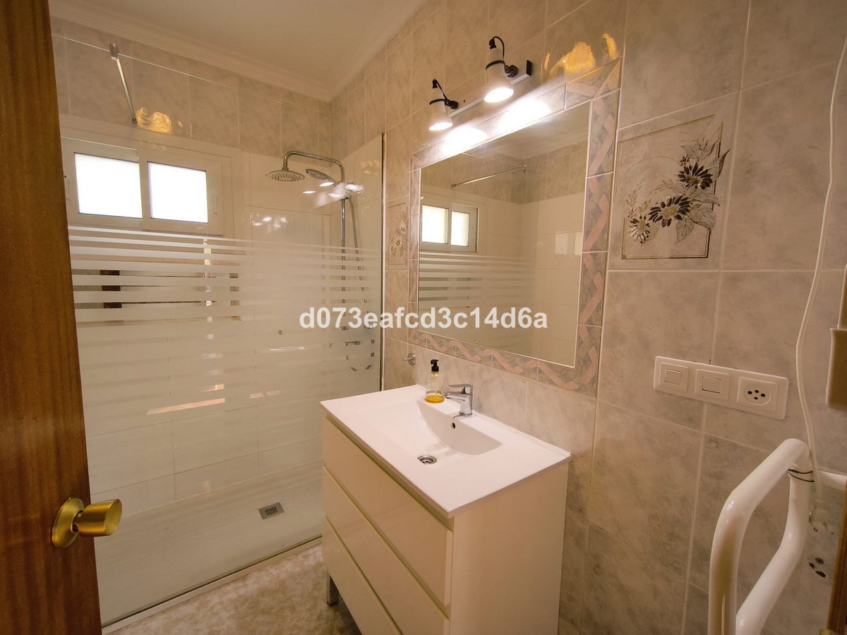 2 Bed Townhouse for sale in Arriate Costa Del Sol, Málaga, Spain