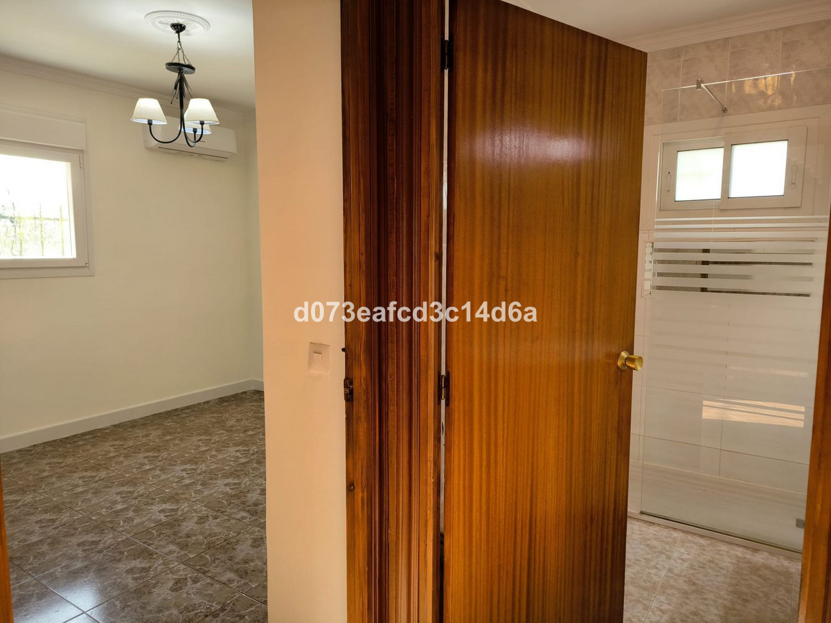 2 Bed Townhouse for sale in Arriate Costa Del Sol, Málaga, Spain
