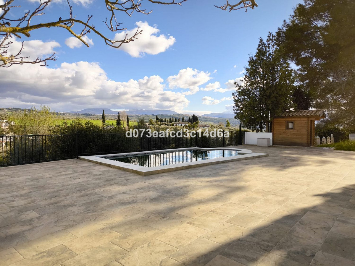 2 Bed Townhouse for sale in Arriate Costa Del Sol, Málaga, Spain