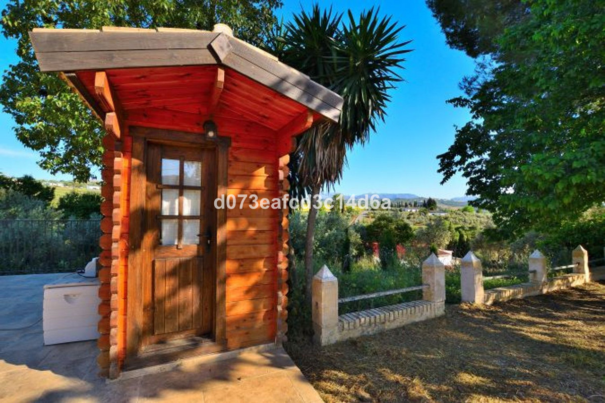 2 Bed Townhouse for sale in Arriate Costa Del Sol, Málaga, Spain