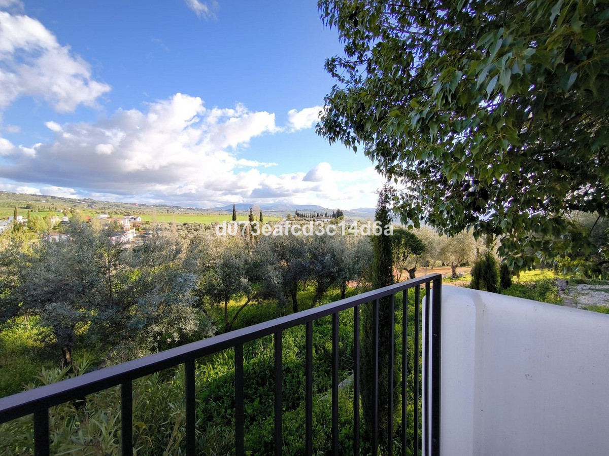 2 Bed Townhouse for sale in Arriate Costa Del Sol, Málaga, Spain