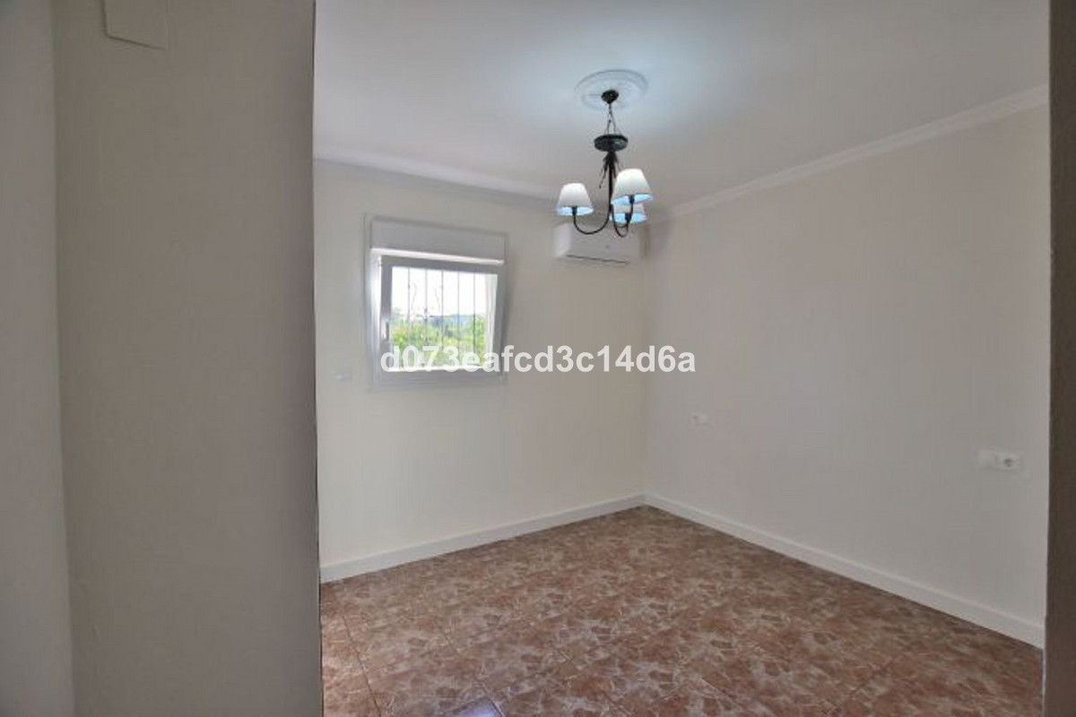 2 Bed Townhouse for sale in Arriate Costa Del Sol, Málaga, Spain