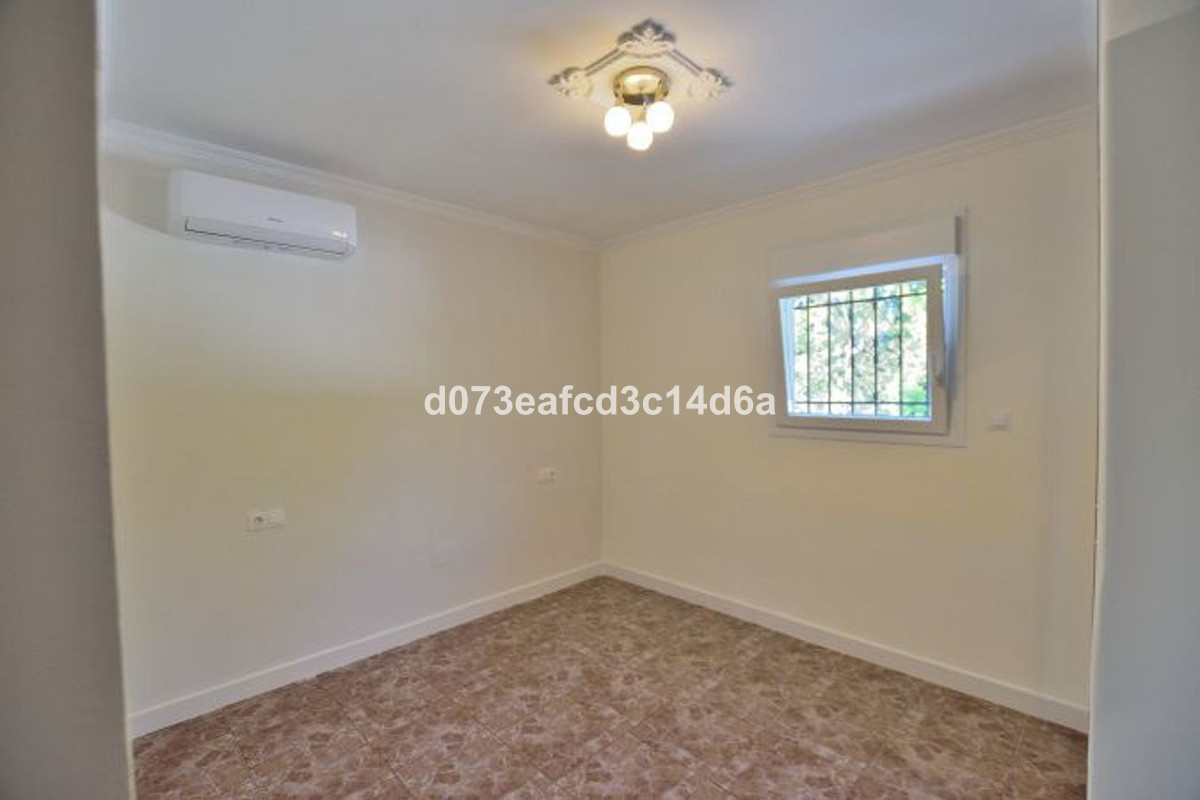 2 Bed Townhouse for sale in Arriate Costa Del Sol, Málaga, Spain