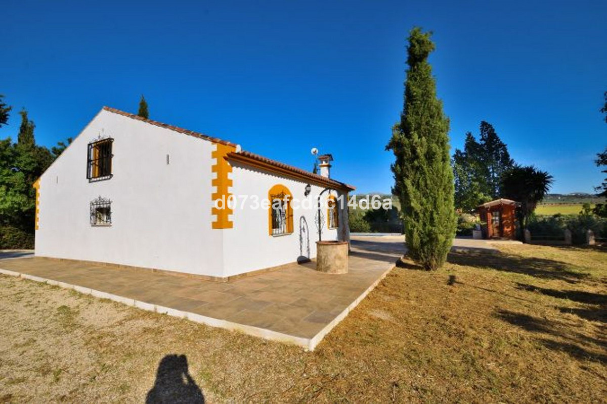 2 Bed Townhouse for sale in Arriate Costa Del Sol, Málaga, Spain