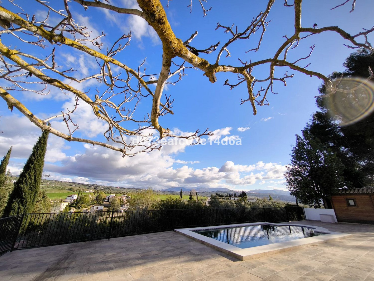 2 Bed Townhouse for sale in Arriate Costa Del Sol, Málaga, Spain