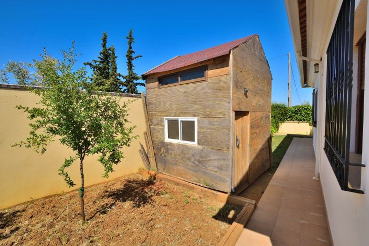 Se vende Villa - Chalet de 4 dormitorios en Costa Del Sol, Málaga, España