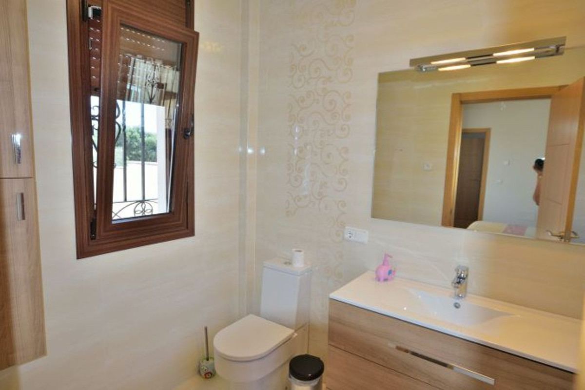 Se vende Villa - Chalet de 4 dormitorios en Costa Del Sol, Málaga, España