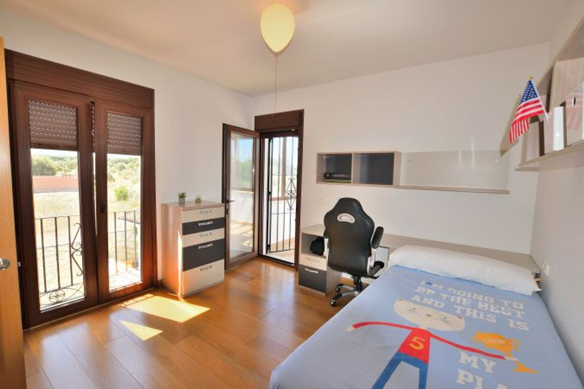 Se vende Villa - Chalet de 4 dormitorios en Costa Del Sol, Málaga, España