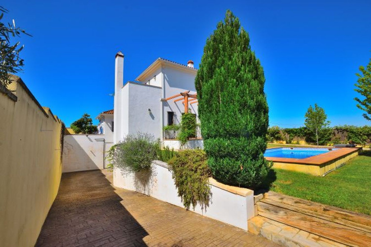 Se vende Villa - Chalet de 4 dormitorios en Costa Del Sol, Málaga, España