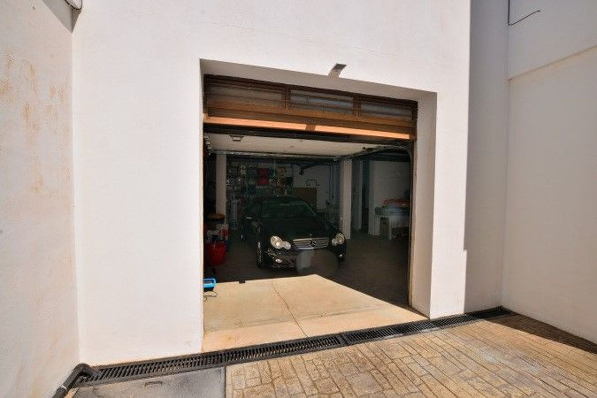 Se vende Villa - Chalet de 4 dormitorios en Costa Del Sol, Málaga, España