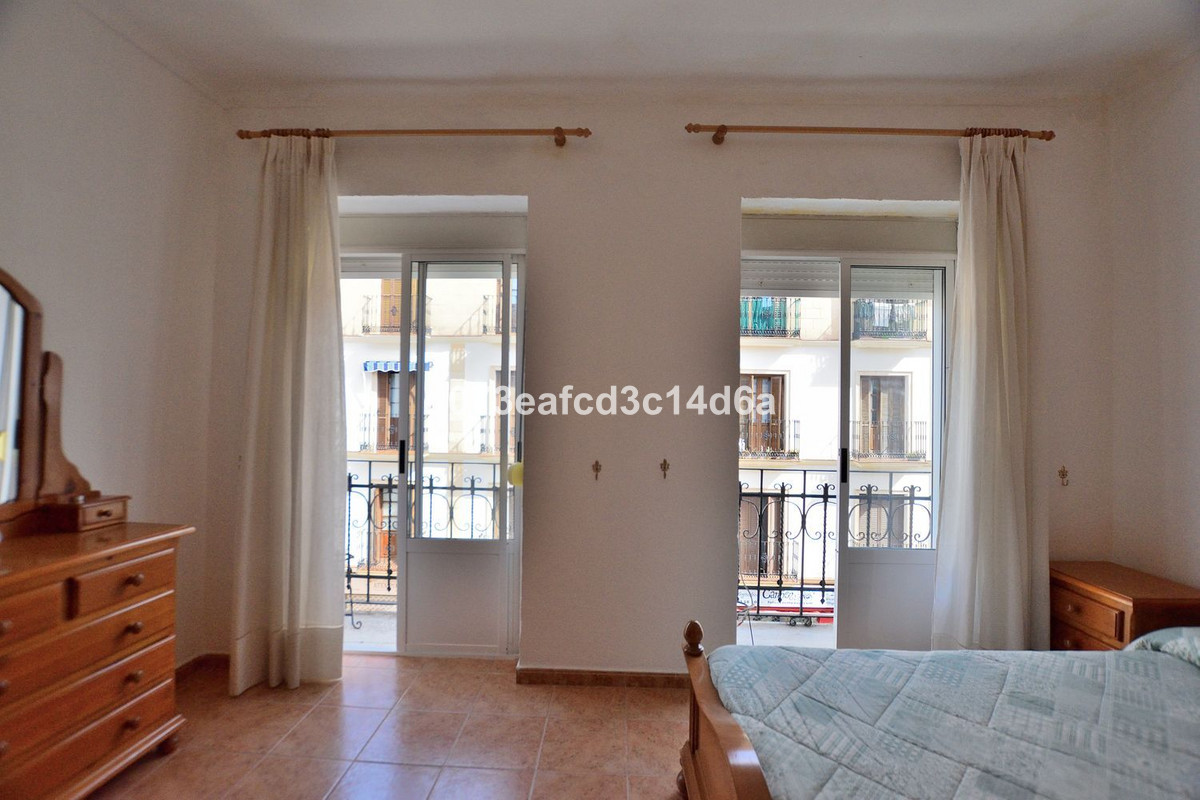 3 Bed Apartment for sale in Ronda Costa Del Sol, Málaga, Spain