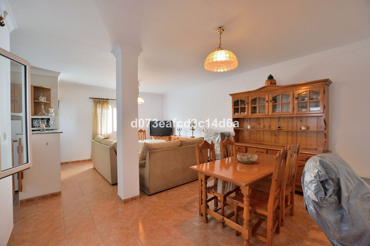 3 Bed Apartment for sale in Ronda Costa Del Sol, Málaga, Spain