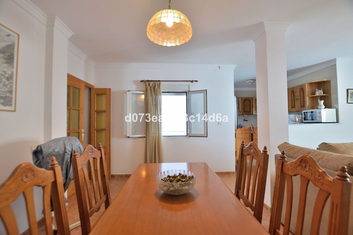 3 Bed Apartment for sale in Ronda Costa Del Sol, Málaga, Spain