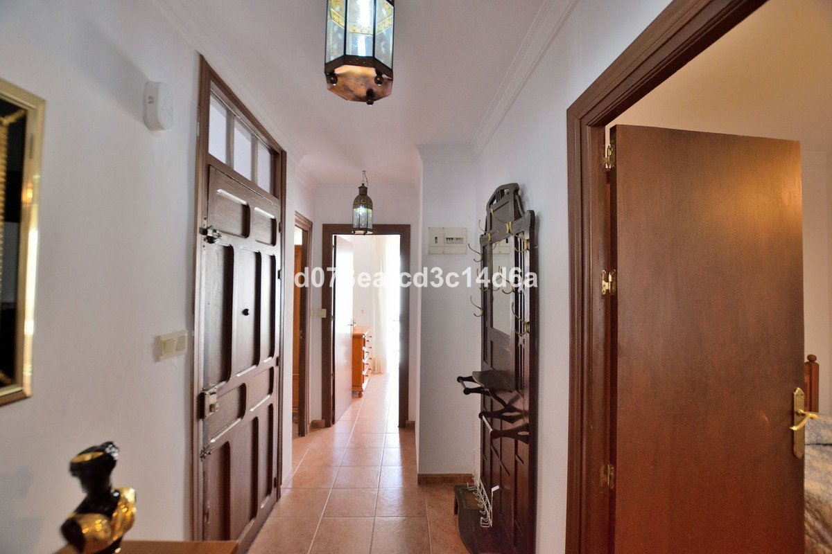 3 Bed Apartment for sale in Ronda Costa Del Sol, Málaga, Spain