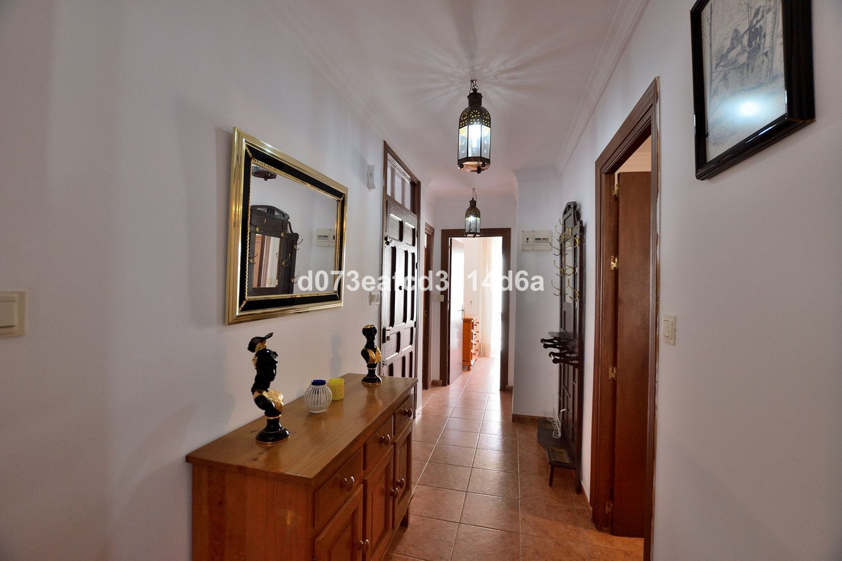 3 Bed Apartment for sale in Ronda Costa Del Sol, Málaga, Spain