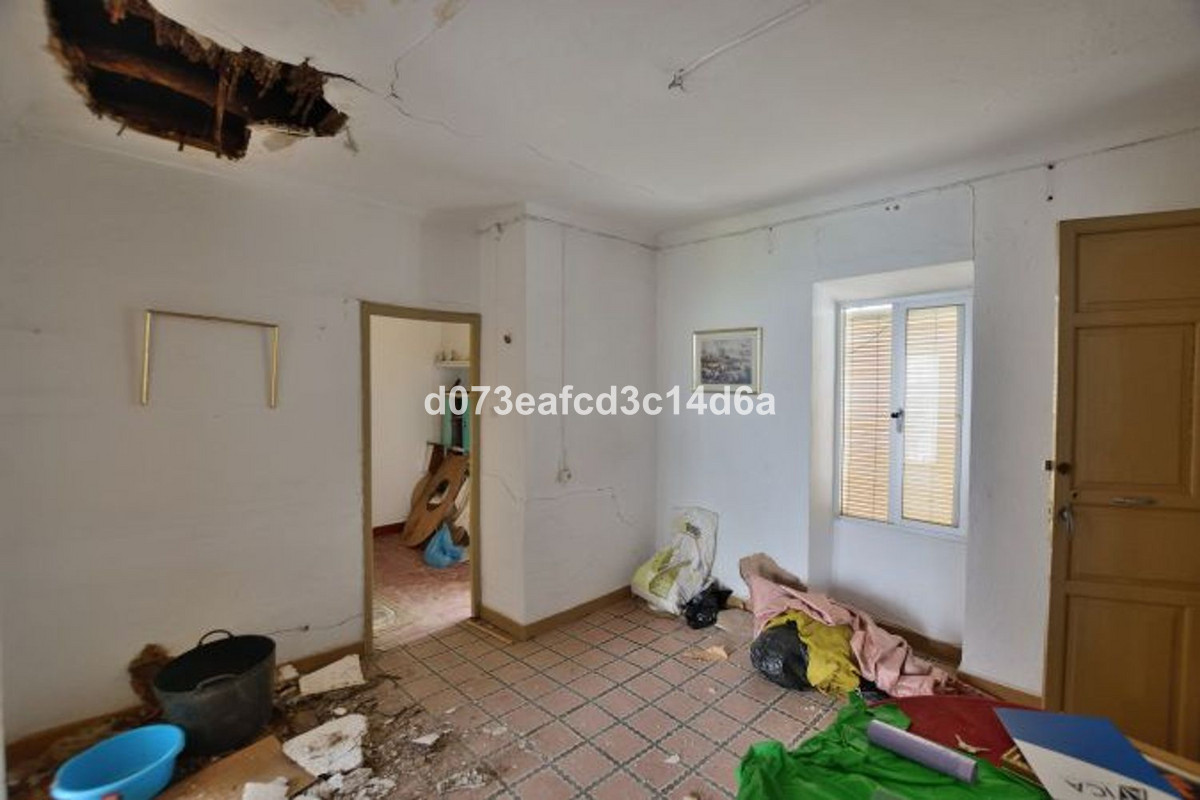 4 Bed Apartment for sale in Ronda Costa Del Sol, Málaga, Spain