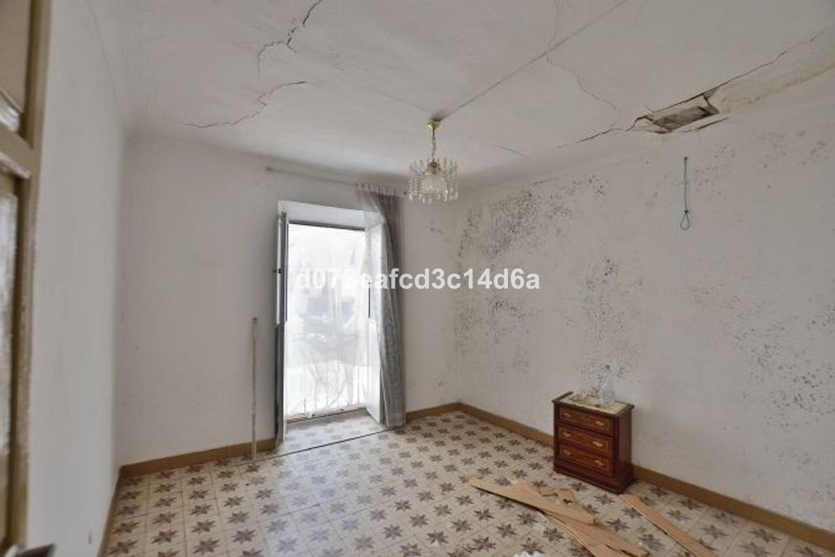 4 Bed Apartment for sale in Ronda Costa Del Sol, Málaga, Spain
