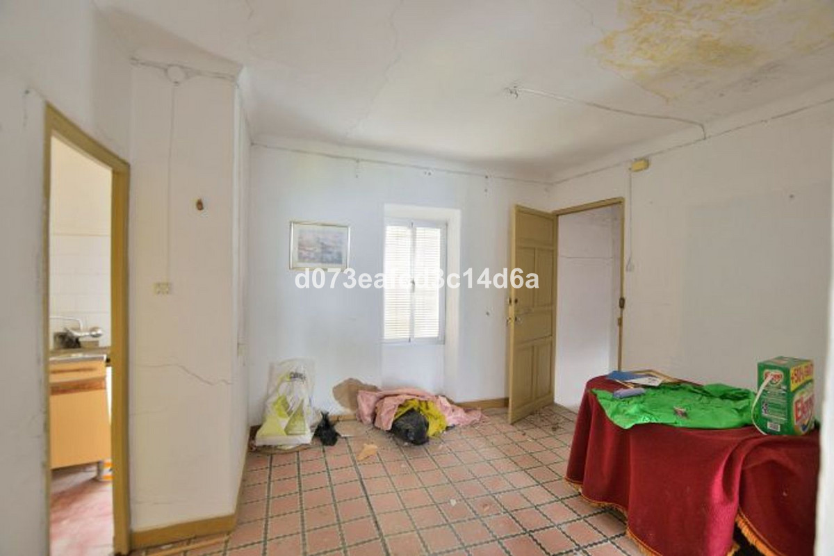 4 Bed Apartment for sale in Ronda Costa Del Sol, Málaga, Spain