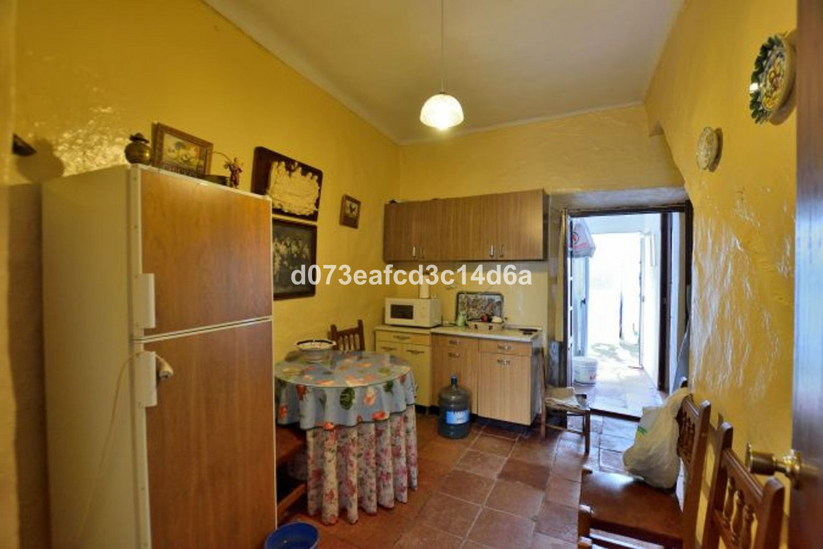 4 Bed Apartment for sale in Ronda Costa Del Sol, Málaga, Spain