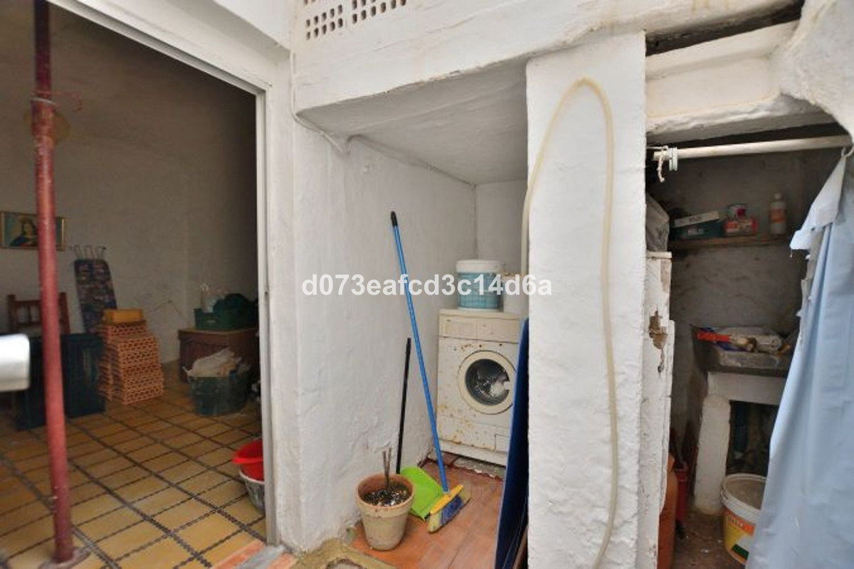 4 Bed Apartment for sale in Ronda Costa Del Sol, Málaga, Spain