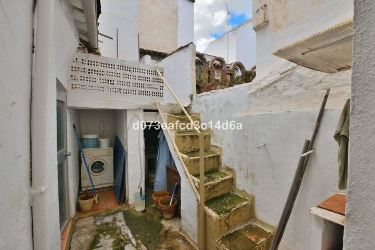 4 Bed Apartment for sale in Ronda Costa Del Sol, Málaga, Spain