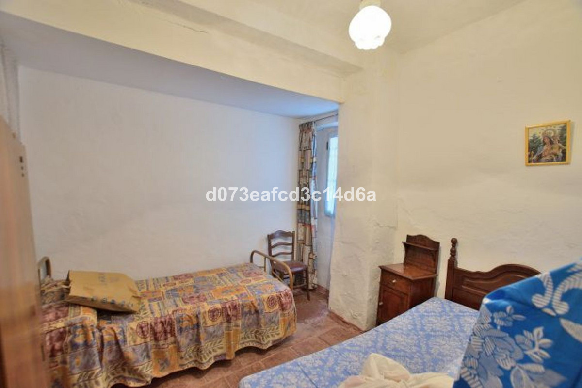 4 Bed Apartment for sale in Ronda Costa Del Sol, Málaga, Spain