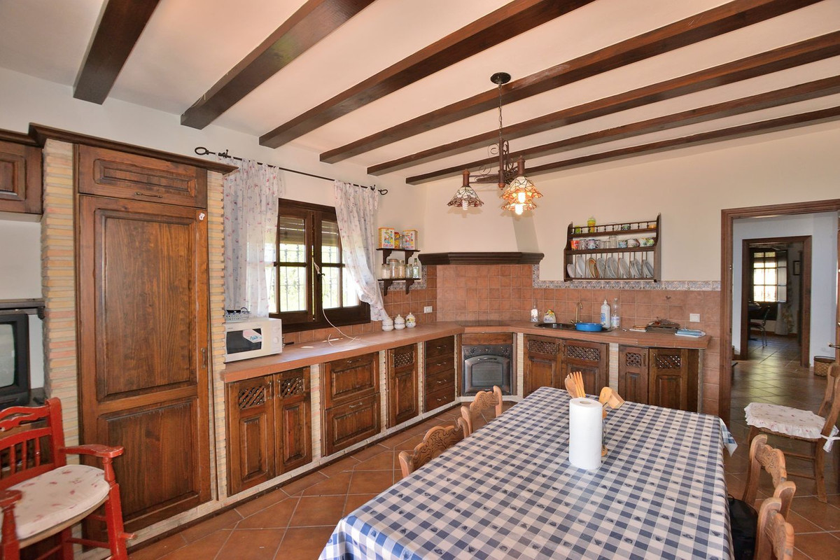 5 Bed Townhouse for sale in Montejaque Costa Del Sol, Málaga, Spain
