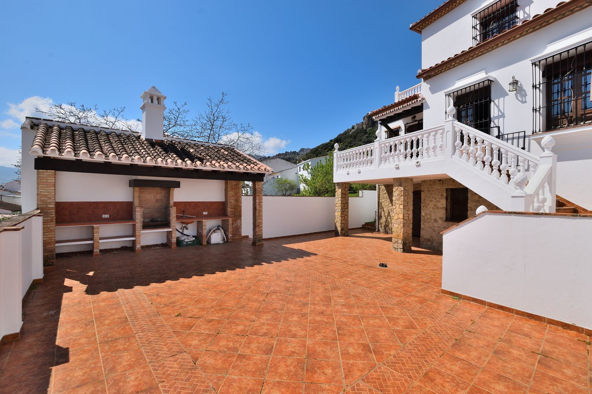 5 Bed Townhouse for sale in Montejaque Costa Del Sol, Málaga, Spain