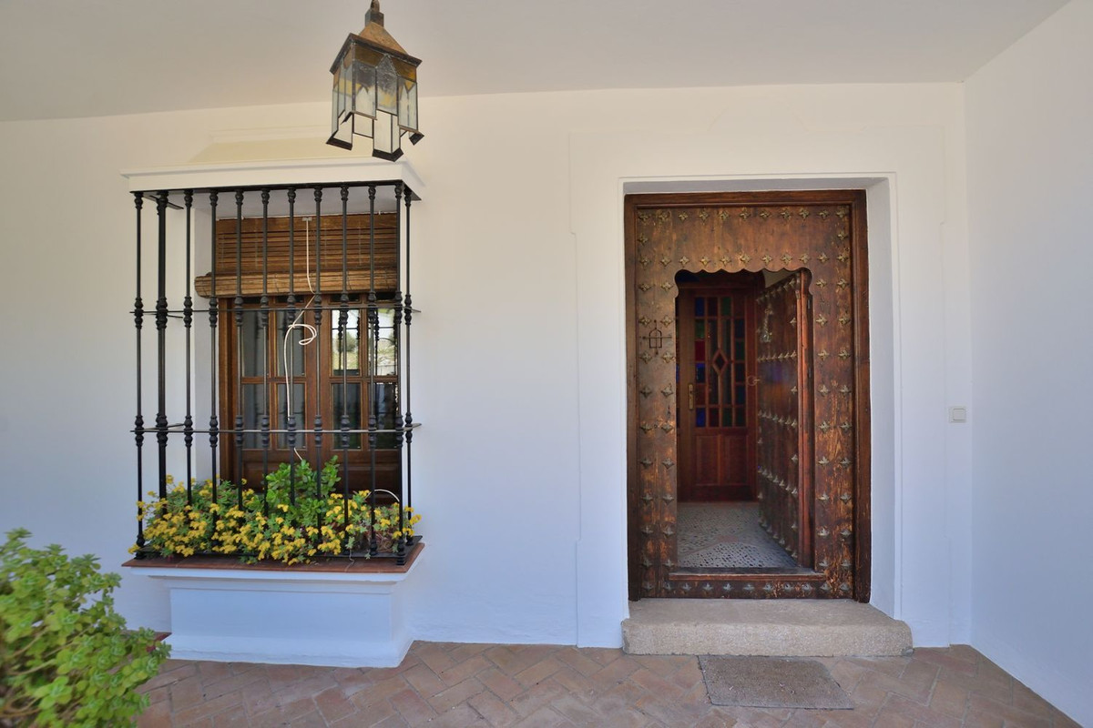 5 Bed Townhouse for sale in Montejaque Costa Del Sol, Málaga, Spain