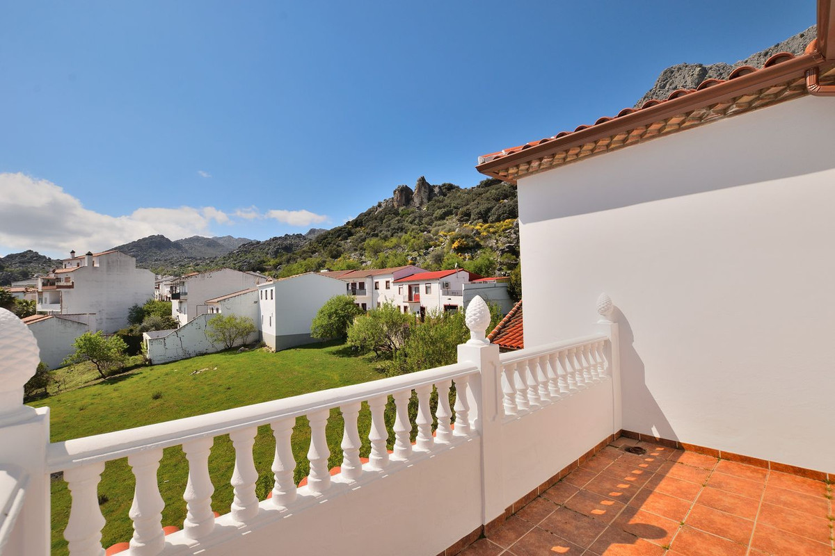 5 Bed Townhouse for sale in Montejaque Costa Del Sol, Málaga, Spain